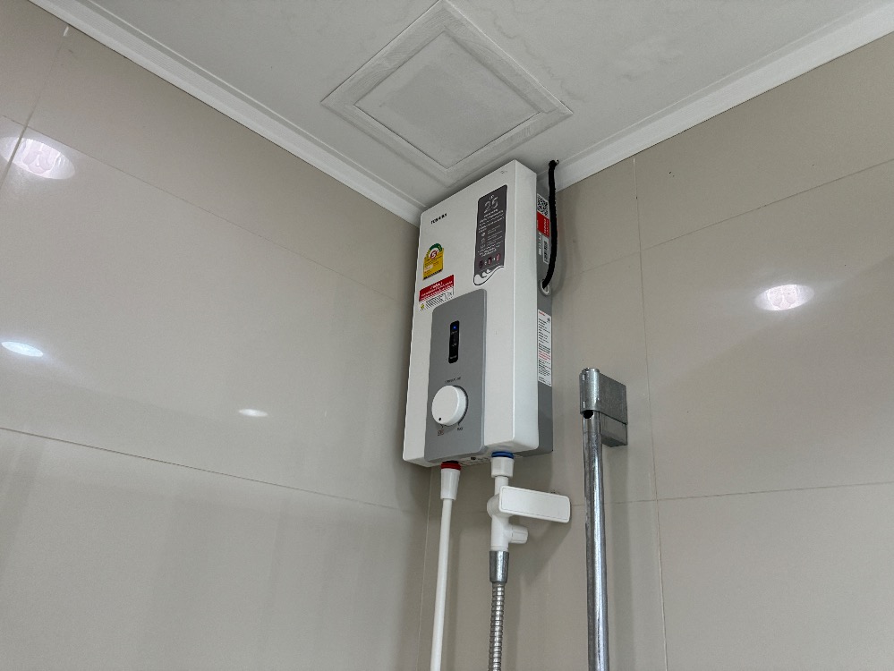 ขายคอนโดพระราม 3 สาธุประดิษฐ์ : ขายด่วน หรือ ให้เช่า 2 ห้องนอน 53 ตรม ลดเหลือ 4.5 ลบ / ลุมพินีพาร์ค ริเวอร์ไซด์ พระราม 3