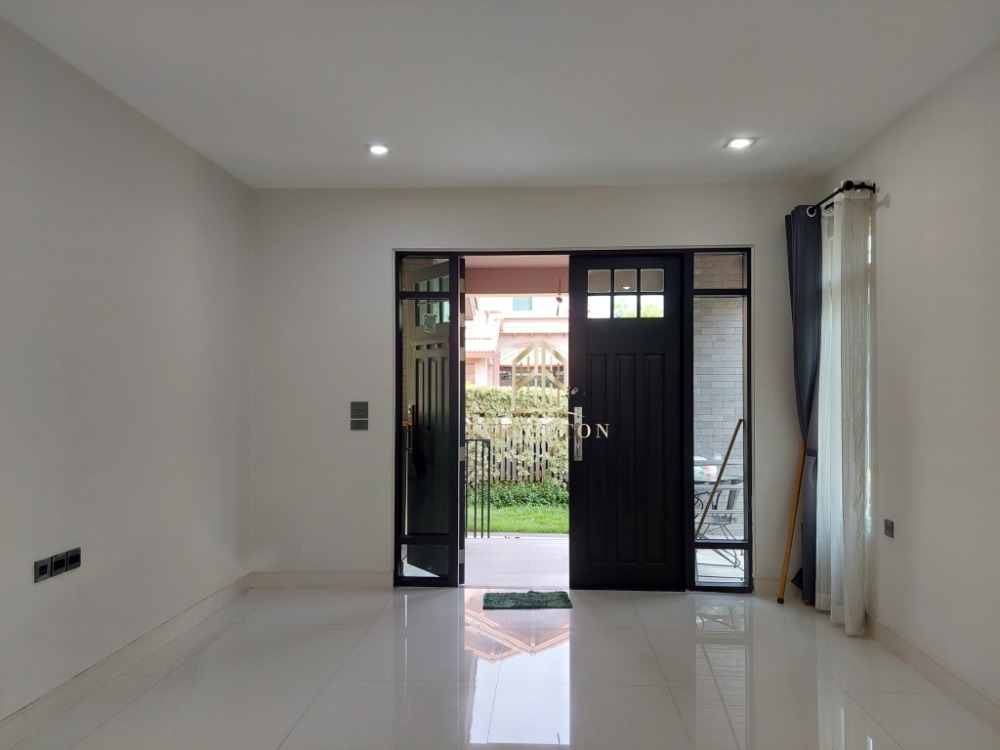 ขายบ้านบางนา แบริ่ง ลาซาล : ขายบ้าน นันทวัน บางนา กม.7 แปลงมุม ใกล้เมกา บางนา Nantawan Bangna KM.7 corner plot near Mega Bangna