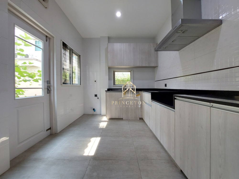 ขายบ้านบางนา แบริ่ง ลาซาล : ขายบ้าน นันทวัน บางนา กม.7 แปลงมุม ใกล้เมกา บางนา Nantawan Bangna KM.7 corner plot near Mega Bangna