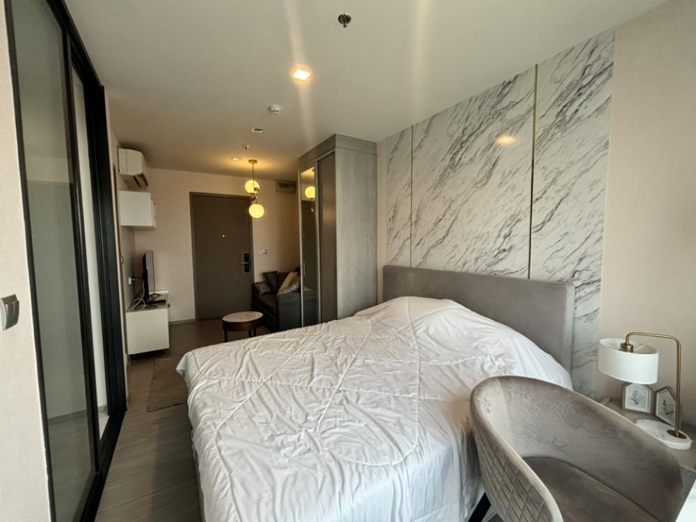 ให้เช่าคอนโดพระราม 9 เพชรบุรีตัดใหม่ RCA : Special price 17,999/ month for rent Life Asoke hype studio