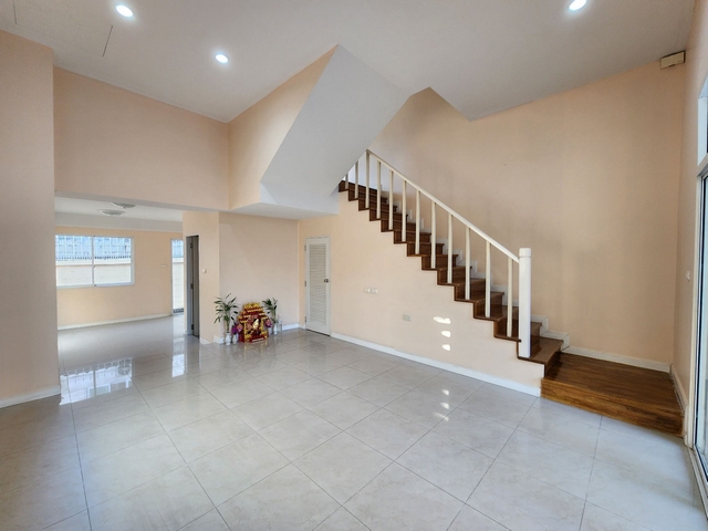 For SaleTownhomeEakachai, Bang Bon : For sale, 3-story townhome, Baan Parinlak. Ekkachai-Bang Bon, 33 sq m., corner house, newly renovated, near Central Rama 2.