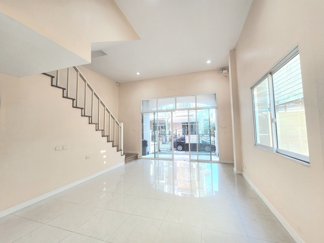 For SaleTownhomeEakachai, Bang Bon : For sale, 3-story townhome, Baan Parinlak. Ekkachai-Bang Bon, 33 sq m., corner house, newly renovated, near Central Rama 2.