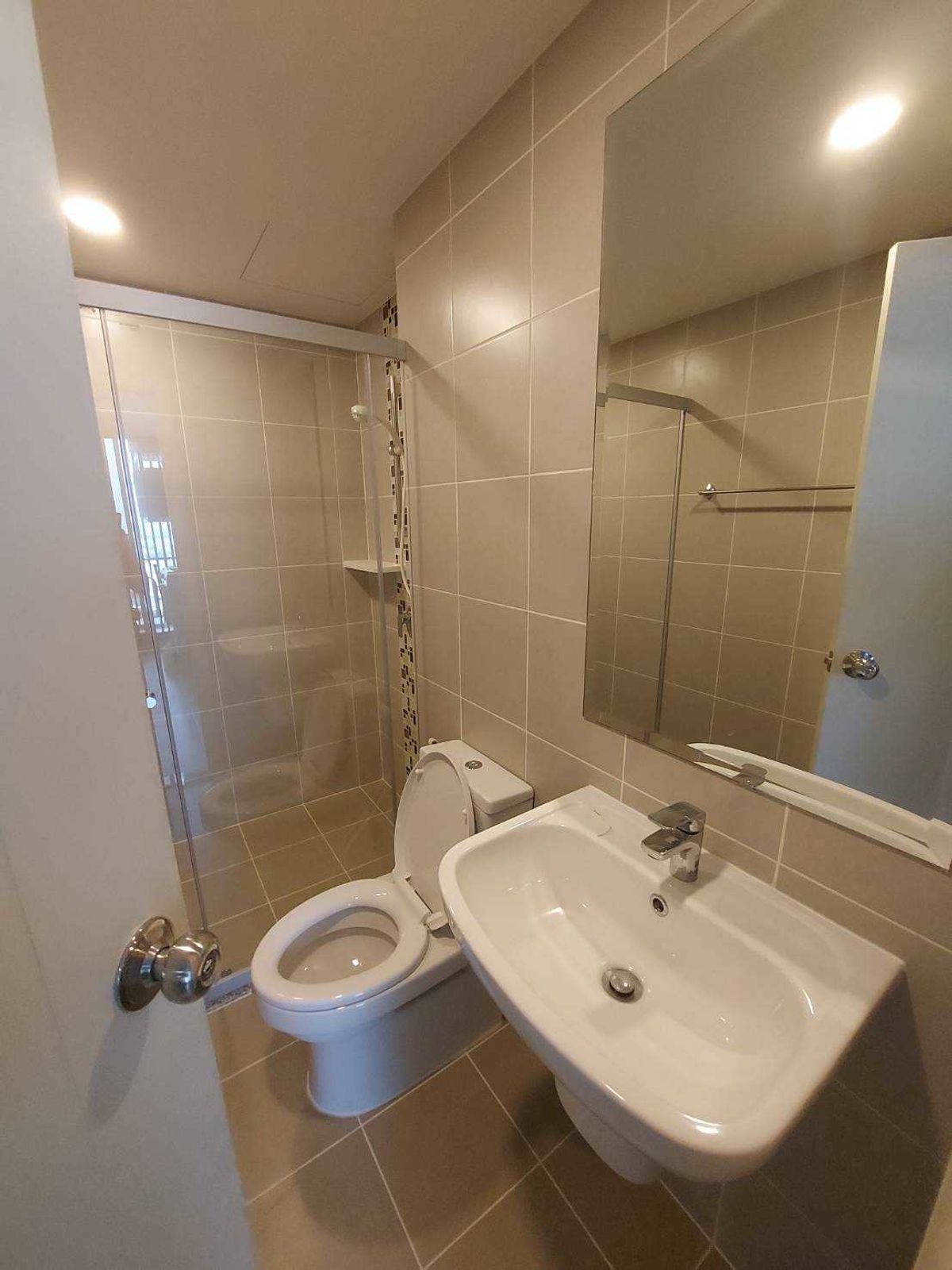 For SaleCondoPinklao, Charansanitwong : 🔥 Big room condo Near Siriraj, only 2.5 km.