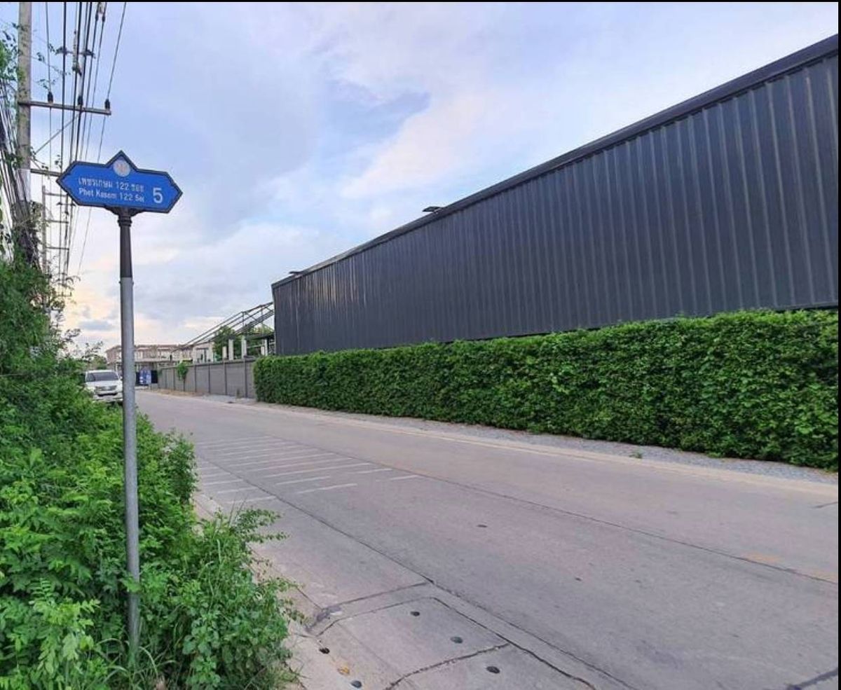 ขายที่ดินบางแค เพชรเกษม : ขายที่ดินสีม่วง เพชรเกษม 122 📌พื้นที่ 337 ตรว. (แบ่งขายได้) เหมาะโรงงาน โกดัง อพาร์ทเม้น ที่พักอาศัย โฮมออฟฟิต อ้อมน้อย กระทุ่มแบน สมุทรสาคร