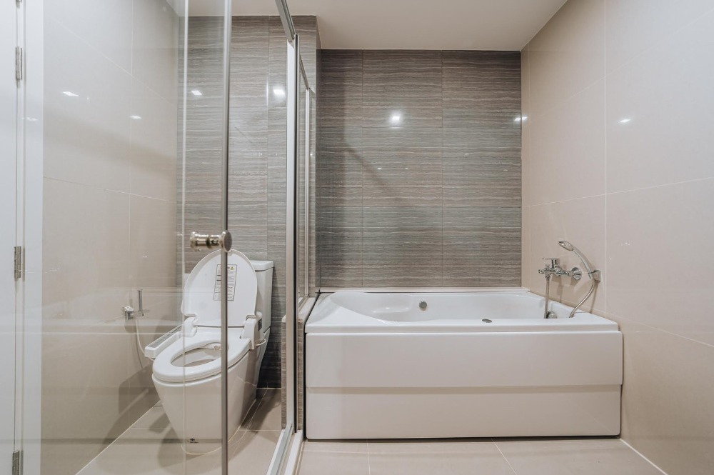 ขายคอนโดศรีราชา แหลมฉบัง บ้านบึง : ขายคอนโด Knightsbridge the Ocean Sriracha 2 bed corner room วิวภูเขา 3.9 M (S03-0939)