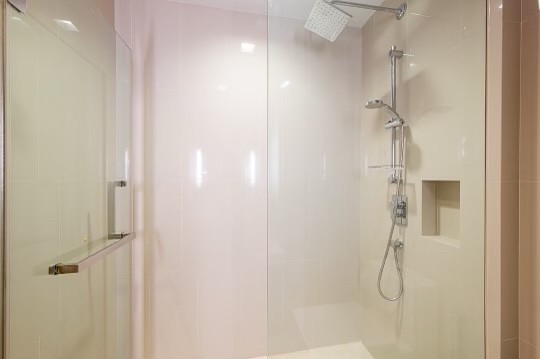 ขายคอนโดนานา : For Sale  Hyde Sukhumvit 13 3bedroom beautiful decoration (S03-0813)