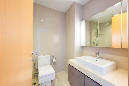 ขายคอนโดนานา : For Sale  Hyde Sukhumvit 13 3bedroom beautiful decoration (S03-0813)