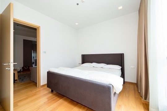 ขายคอนโดนานา : For Sale  Hyde Sukhumvit 13 3bedroom beautiful decoration (S03-0813)