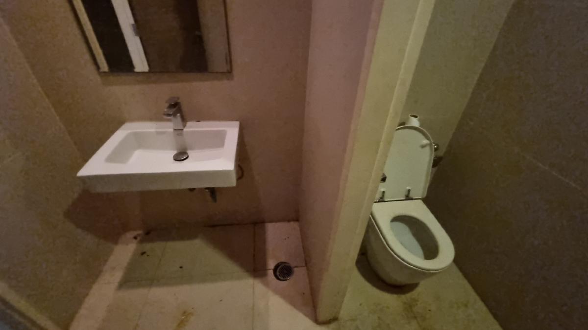 For RentRetail SpaceSukhumvit, Asoke, Thonglor : Phrom Phong space for rent For doing business, suitable for spas, tutoring schools, clinics, ceiling height 4 meters, usable area 115 sq m.