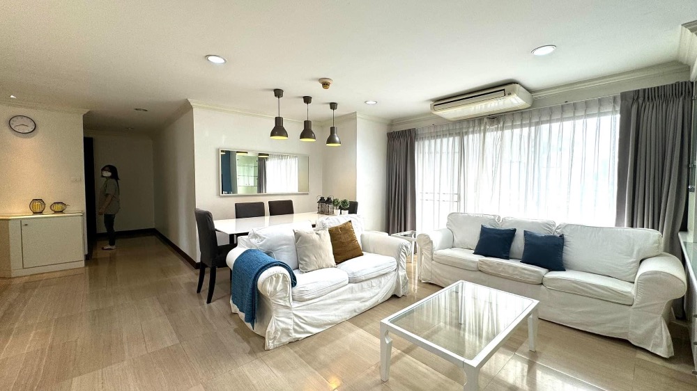 ให้เช่าคอนโดสุขุมวิท อโศก ทองหล่อ : Super deal for rent Richmond Palace 3 bedrooms **Prime Location:** Walking distance to Phromprong 🌟