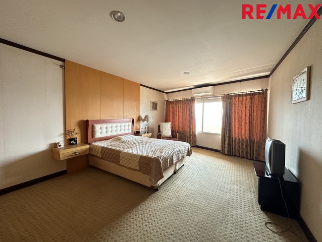 ขายคอนโดปิ่นเกล้า จรัญสนิทวงศ์ : Bangkok River Marina : บางกอก ริเวอร์ มารีนา, กรุงเทพ