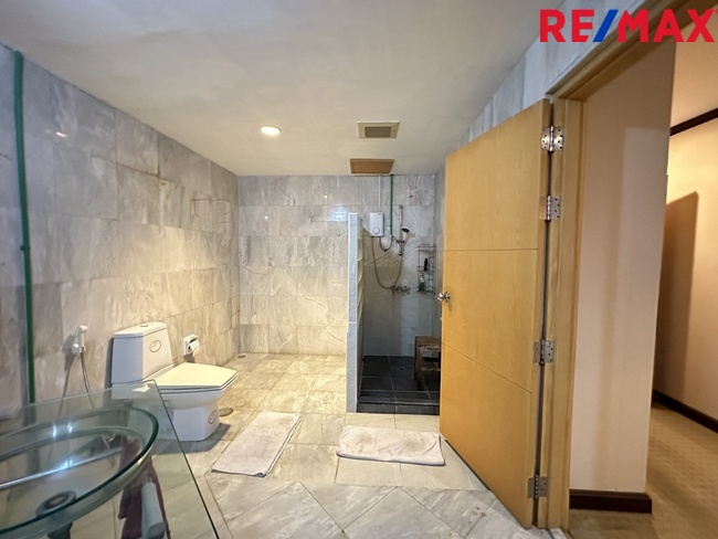 ขายคอนโดปิ่นเกล้า จรัญสนิทวงศ์ : Bangkok River Marina : บางกอก ริเวอร์ มารีนา, กรุงเทพ