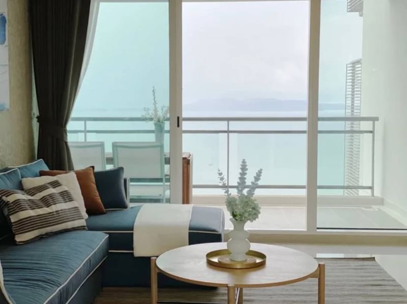 For SaleCondoPattaya, Bangsaen, Chonburi : Urgent sale! Luxury condo, 36th floor, large room, sea view, near Jomtien Beach.