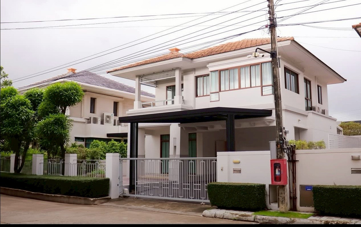 ให้เช่าบ้านบางนา แบริ่ง ลาซาล : ให้เช่าบ้านเดี่ยว โครงการ เศรษฐสิริบางนา-ตราด ตกแต่งสวยหรู แอร์เฟอร์นิเจอร์ครบ มี3นอน3น้ำ ราคาเช่าเดือน60,000บาท