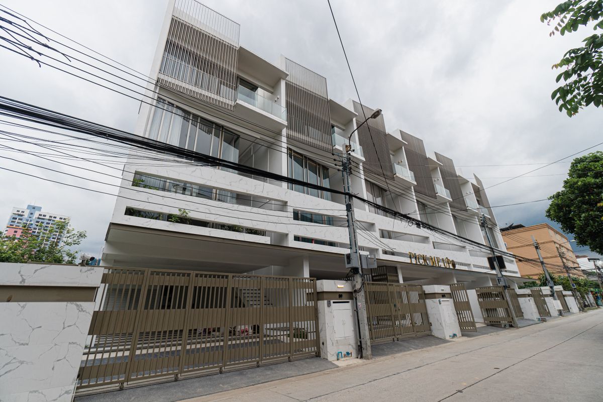ขายทาวน์โฮมลาดพร้าว เซ็นทรัลลาดพร้าว : ลักซ์ 35 / 3 ห้องนอน (ขาย), Luxe 35 / 3 Bedrooms (FOR SALE) MEAW293