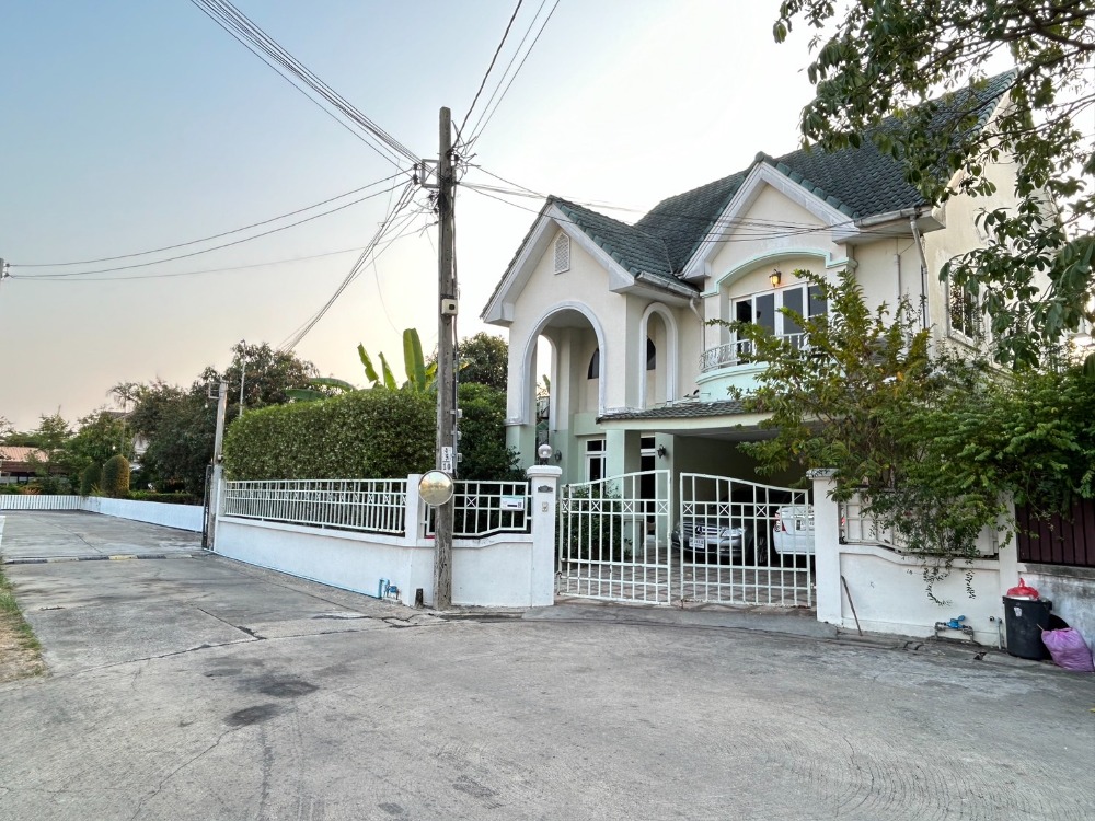 For SaleHouseSeri Thai, Ramkhamhaeng Nida : house for sale, 2-storey detached  corner house, 70 sq m, beautifully decorated throughout, Thararom University (Private), Ramkhamhaeng 150, near Nom Klao BTS Station 500 meters, ready to move in.
