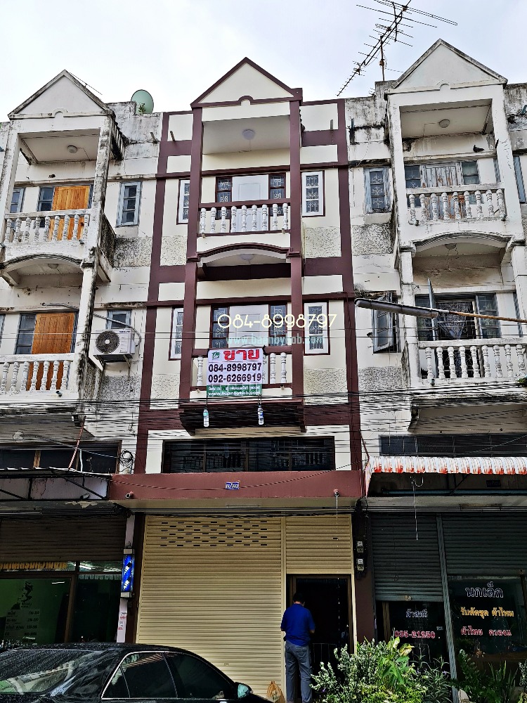 For SaleShop HouseAyutthaya : Commercial building for sale, 3.5 floors, near Grand Ayutthaya Market, 14 sq m, beautiful condition, completely renovated. Good trading location, price 3.3 million baht.