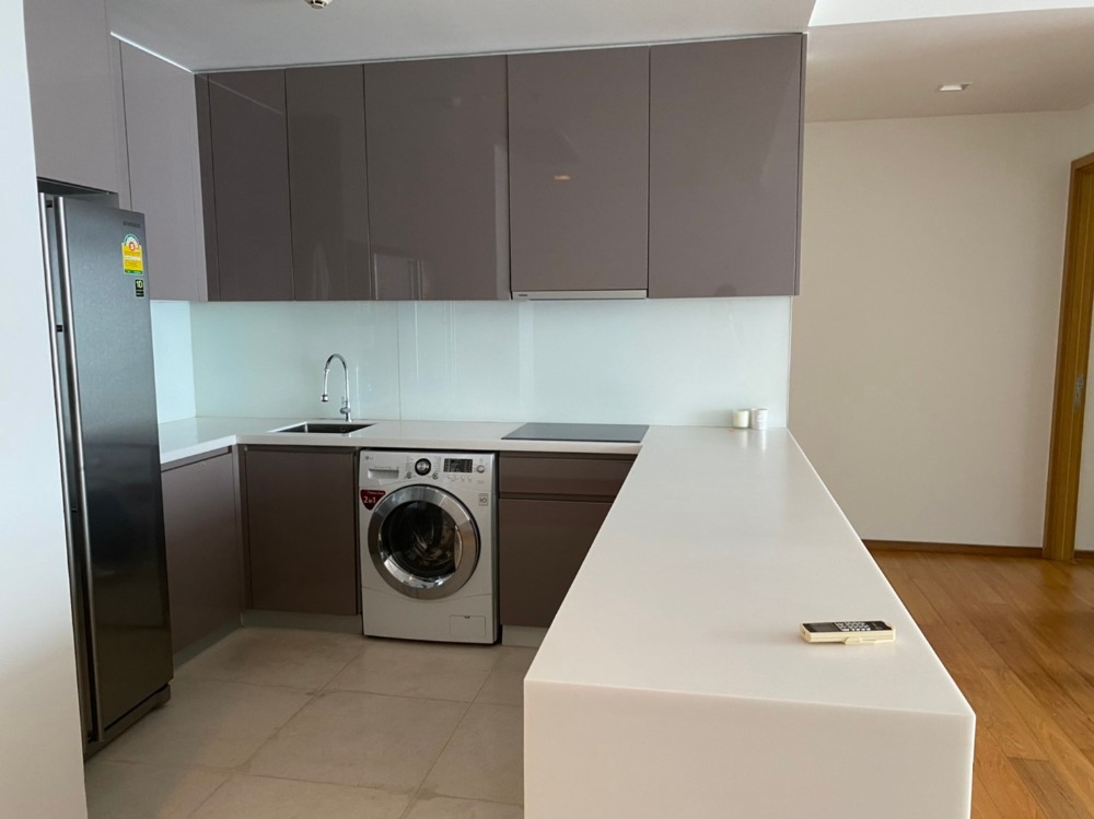 For RentCondoNana, North Nana,Sukhumvit13, Soi Nana : Condo for rent, Hdye Sukhumvit 13, high view, 3 bedrooms, 3 bathrooms, fully furnished, ready to move in.