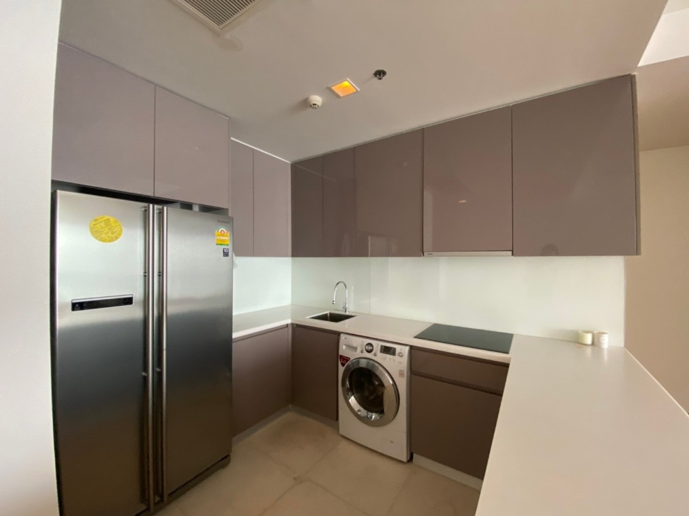 ขายคอนโดนานา : Sale  Hyde Sukhumvit 13, high view, 3 bedrooms, 3 bathrooms, fully furnished