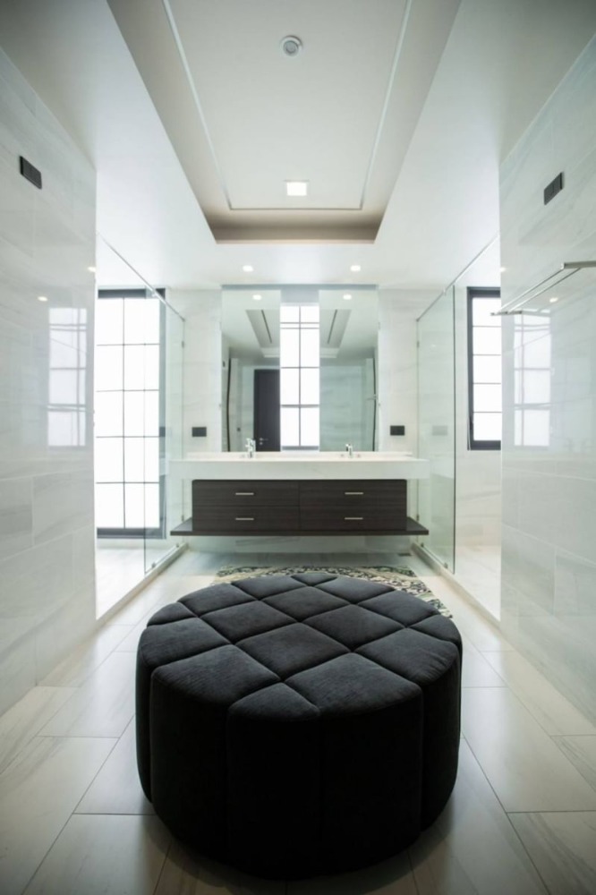 ขายทาวน์โฮมสุขุมวิท อโศก ทองหล่อ : ขาย ทาวน์โฮมหรู Quarter31 3.5ชั้น 4นอน 5น้ำ 4จอดรถ 41ตรว 421ตรม ใกล้ BTS พร้อมพงษ์ เอ็มควอเทียร์ มศว.ประสานมิตร Terminal21