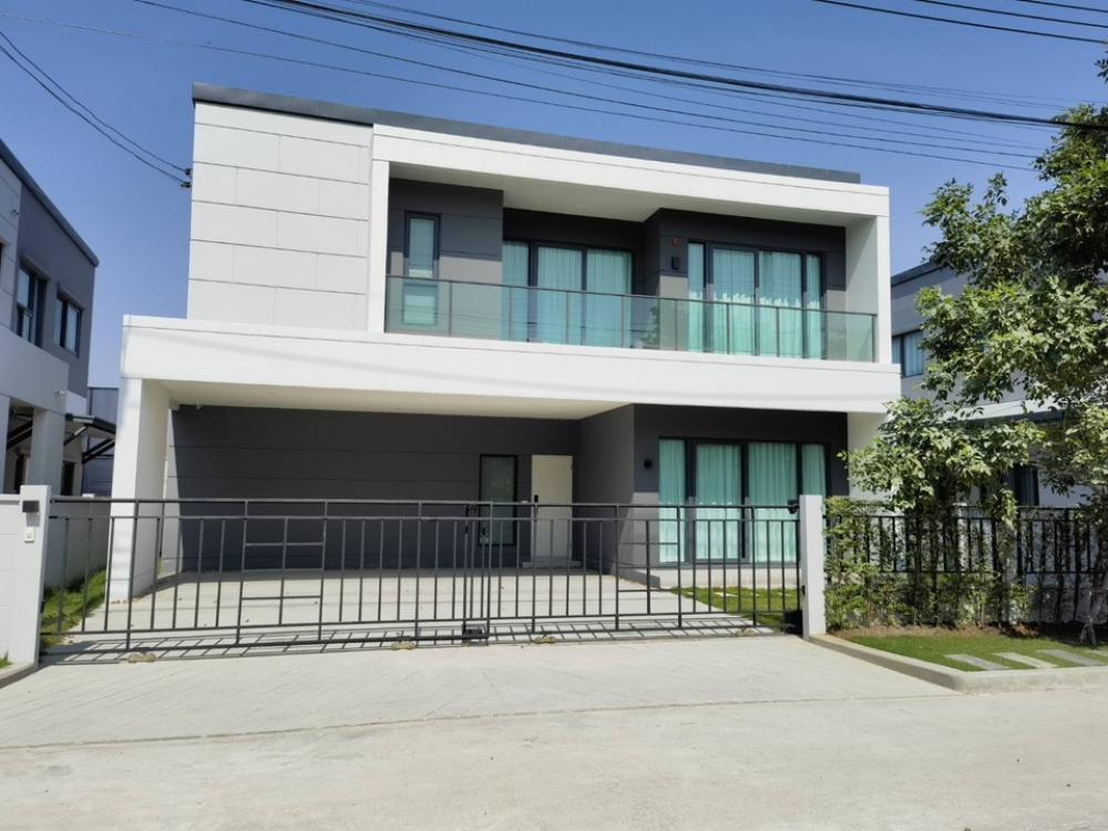 ขายบ้านบางนา แบริ่ง ลาซาล : ขายบ้านสภาพใหม่  เซนโทร บางนา บ้านเดี่ยว 2ชั้น 4 นอน 5 น้ำ 1 ห้องเมด พื้นที่ 289 ตรม.​ ที่ดิน 108 ตรว.