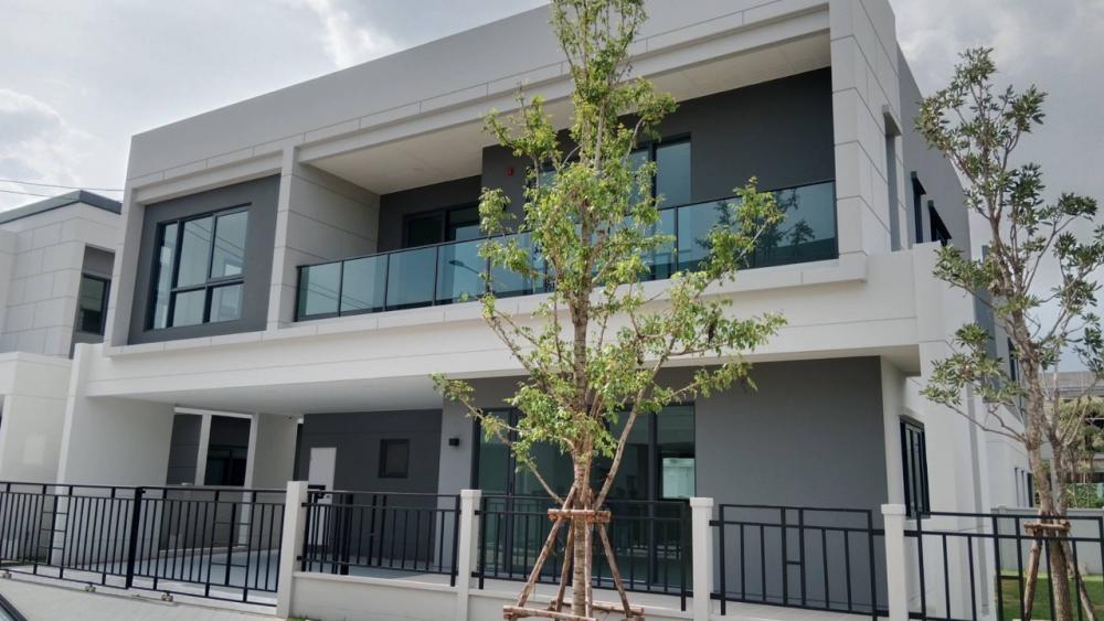 ขายบ้านบางนา แบริ่ง ลาซาล : ขายบ้านสภาพใหม่  เซนโทร บางนา บ้านเดี่ยว 2ชั้น 4 นอน 5 น้ำ 1 ห้องเมด พื้นที่ 289 ตรม.​ ที่ดิน 108 ตรว.