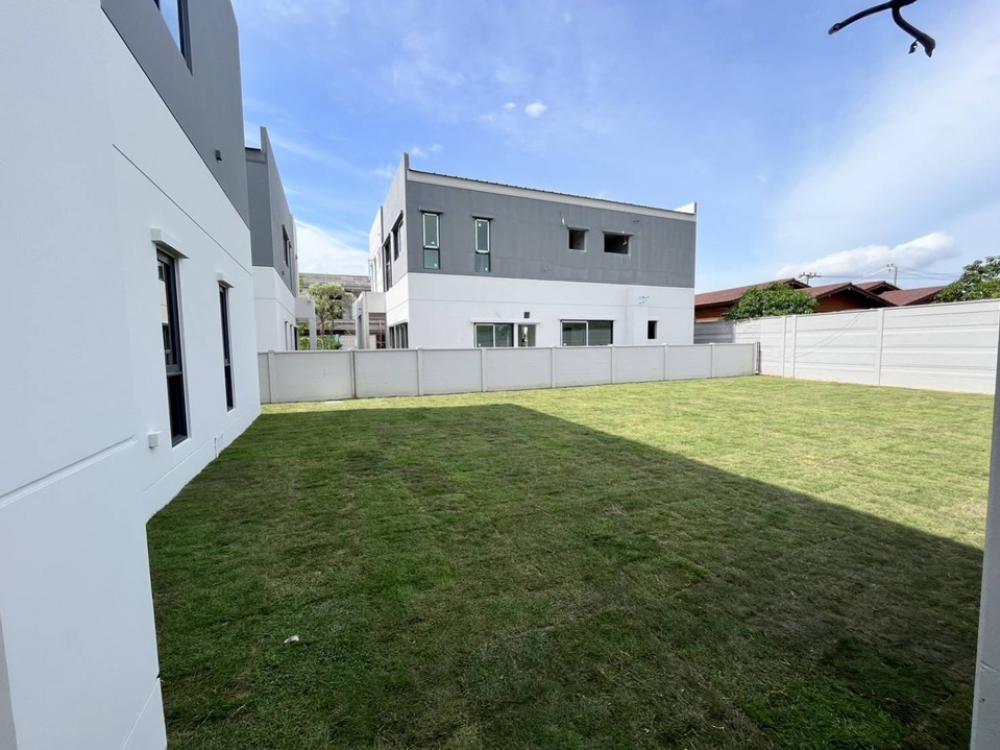 ขายบ้านบางนา แบริ่ง ลาซาล : ขายบ้านสภาพใหม่  เซนโทร บางนา บ้านเดี่ยว 2ชั้น 4 นอน 5 น้ำ 1 ห้องเมด พื้นที่ 289 ตรม.​ ที่ดิน 108 ตรว.