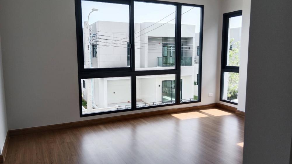 ขายบ้านบางนา แบริ่ง ลาซาล : ขายบ้านสภาพใหม่  เซนโทร บางนา บ้านเดี่ยว 2ชั้น 4 นอน 5 น้ำ 1 ห้องเมด พื้นที่ 289 ตรม.​ ที่ดิน 108 ตรว.