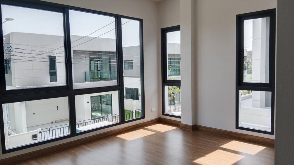 ขายบ้านบางนา แบริ่ง ลาซาล : ขายบ้านสภาพใหม่  เซนโทร บางนา บ้านเดี่ยว 2ชั้น 4 นอน 5 น้ำ 1 ห้องเมด พื้นที่ 289 ตรม.​ ที่ดิน 108 ตรว.