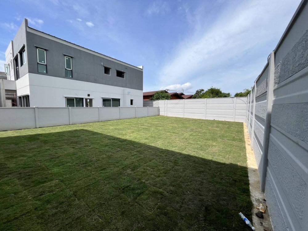 ขายบ้านบางนา แบริ่ง ลาซาล : ขายบ้านสภาพใหม่  เซนโทร บางนา บ้านเดี่ยว 2ชั้น 4 นอน 5 น้ำ 1 ห้องเมด พื้นที่ 289 ตรม.​ ที่ดิน 108 ตรว.