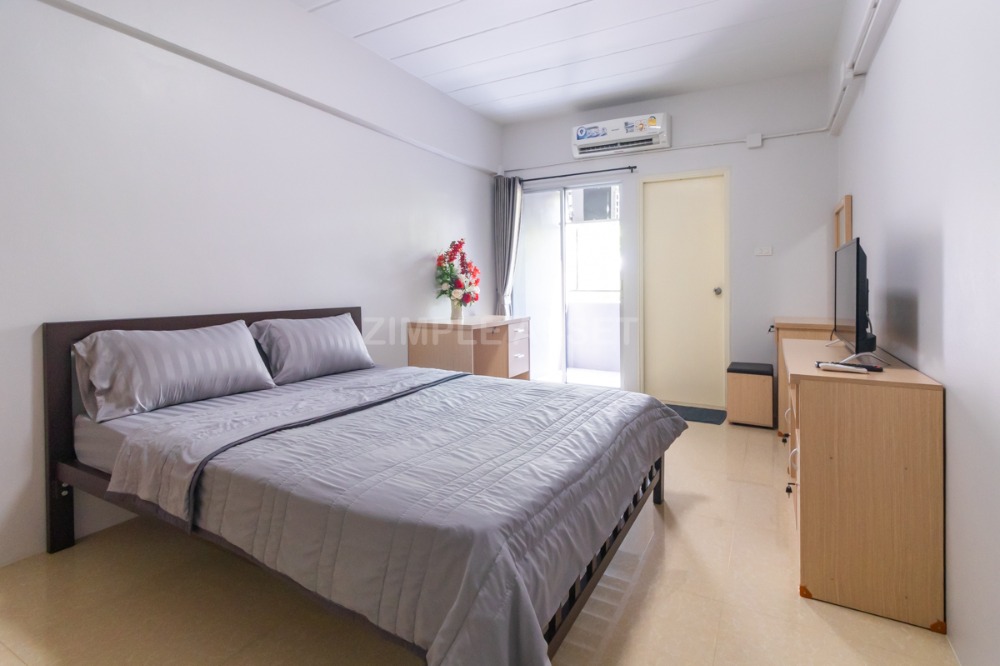 For RentLadprao101, Happy Land, The Mall Bang Kapi : Line @zimple_asset !Daily Room Only! Apartment in Latprao 124 close to BTS Yellow line Mahat Thai Station 1.6 km.