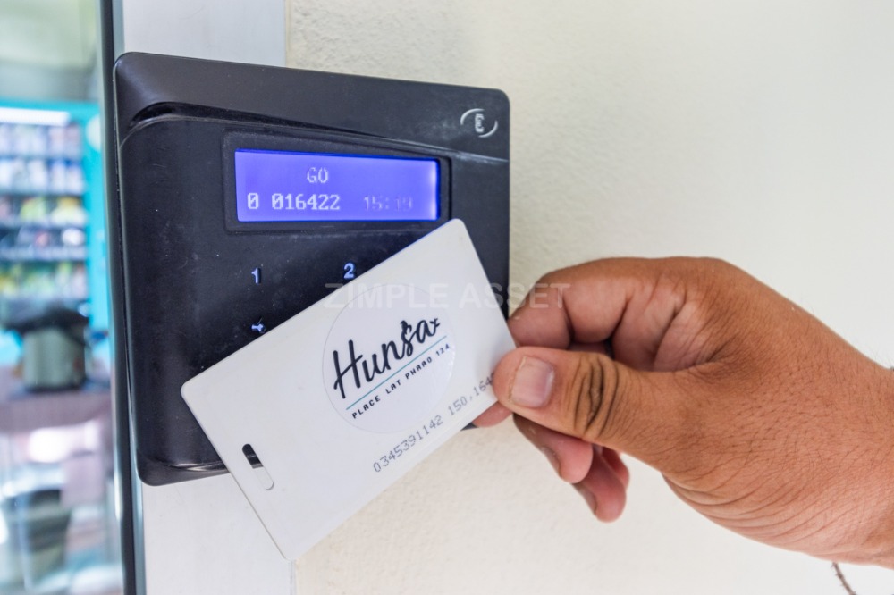 For RentLadprao101, Happy Land, The Mall Bang Kapi : Line @zimple_asset !Daily Room Only! Apartment in Latprao 124 close to BTS Yellow line Mahat Thai Station 1.6 km.