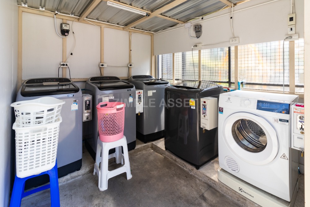 For RentLadprao101, Happy Land, The Mall Bang Kapi : Line @zimple_asset !Daily Room Only! Apartment in Latprao 124 close to BTS Yellow line Mahat Thai Station 1.6 km.