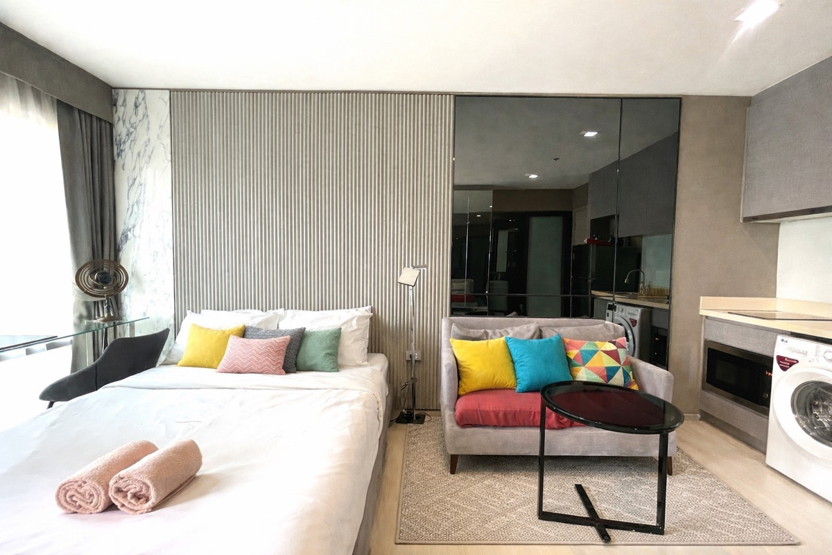For SaleCondoSukhumvit, Asoke, Thonglor : URGENT Sales special price for this period only Rhythm Sukhumvit 36-38 Condo Fully furnished 5 mins from BTS Thonglor