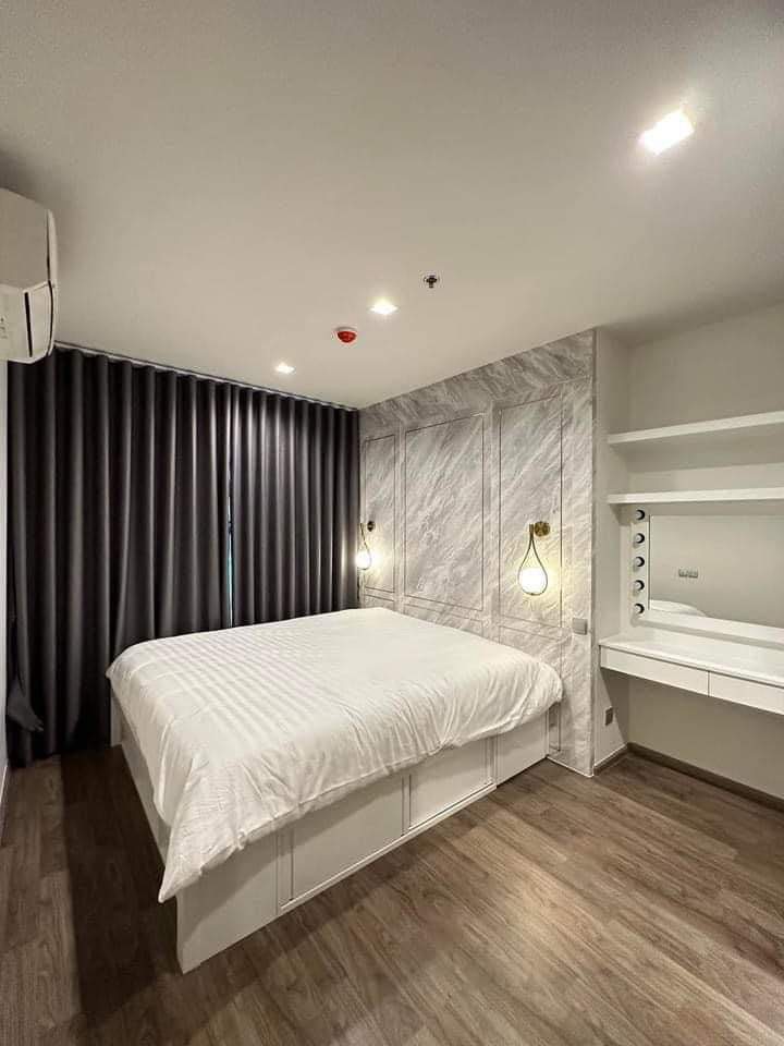 For SaleCondoLadprao, Central Ladprao : ✔️Good for living or investing as this brand new 2 Beds located in good location in Ladprao, just opposite Central Ladprao and few steps to BTS , never be rented, corner unit, nice modern decoration , closed kitchen.
