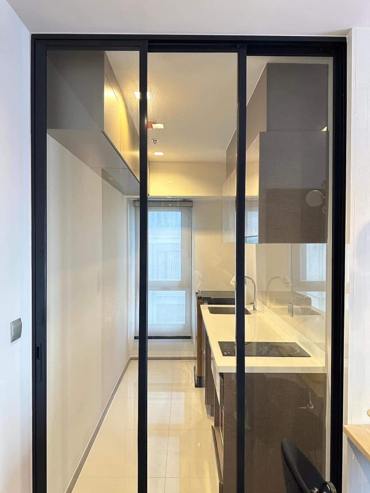 For SaleCondoLadprao, Central Ladprao : ✔️Good for living or investing as this brand new 2 Beds located in good location in Ladprao, just opposite Central Ladprao and few steps to BTS , never be rented, corner unit, nice modern decoration , closed kitchen.