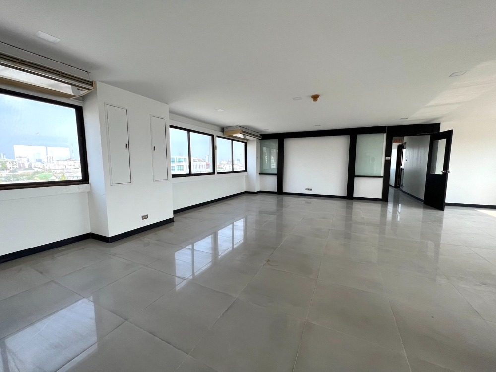 ขายอาคารพาณิชย์อารีย์ อนุสาวรีย์ : ขายอาคารพาณิชย์ ขนาด 7 ชั้น ซอยพหลโยธิน 14 จอดรถได้ถึง 25 คัน ใกล้ BTS อารีย์