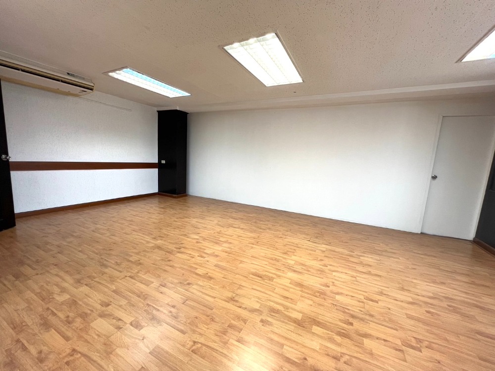 ขายอาคารพาณิชย์อารีย์ อนุสาวรีย์ : ขายอาคารพาณิชย์ ขนาด 7 ชั้น ซอยพหลโยธิน 14 จอดรถได้ถึง 25 คัน ใกล้ BTS อารีย์