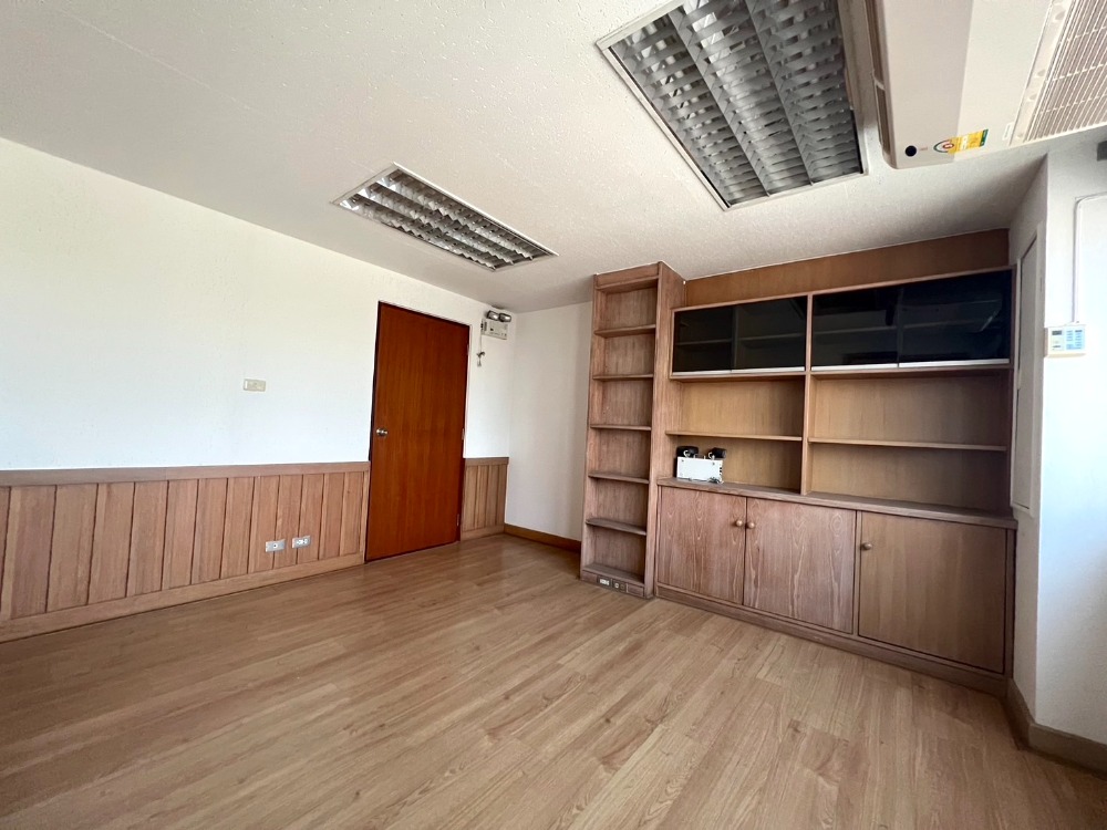 ขายอาคารพาณิชย์อารีย์ อนุสาวรีย์ : ขายอาคารพาณิชย์ ขนาด 7 ชั้น ซอยพหลโยธิน 14 จอดรถได้ถึง 25 คัน ใกล้ BTS อารีย์