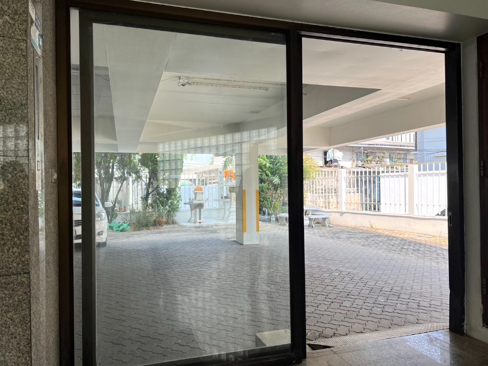 ขายอาคารพาณิชย์อารีย์ อนุสาวรีย์ : ขายอาคารพาณิชย์ ขนาด 7 ชั้น ซอยพหลโยธิน 14 จอดรถได้ถึง 25 คัน ใกล้ BTS อารีย์