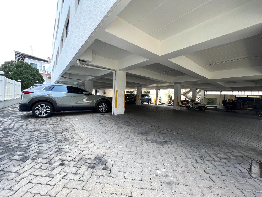 ขายอาคารพาณิชย์อารีย์ อนุสาวรีย์ : ขายอาคารพาณิชย์ ขนาด 7 ชั้น ซอยพหลโยธิน 14 จอดรถได้ถึง 25 คัน ใกล้ BTS อารีย์