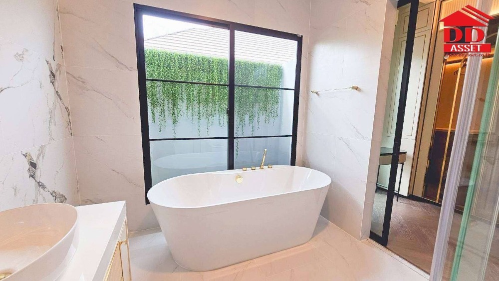 For RentHousePattanakan, Srinakarin : House for rent, Nantawan Rama 9 - Krungthep Kreetha New Road, code H8044.