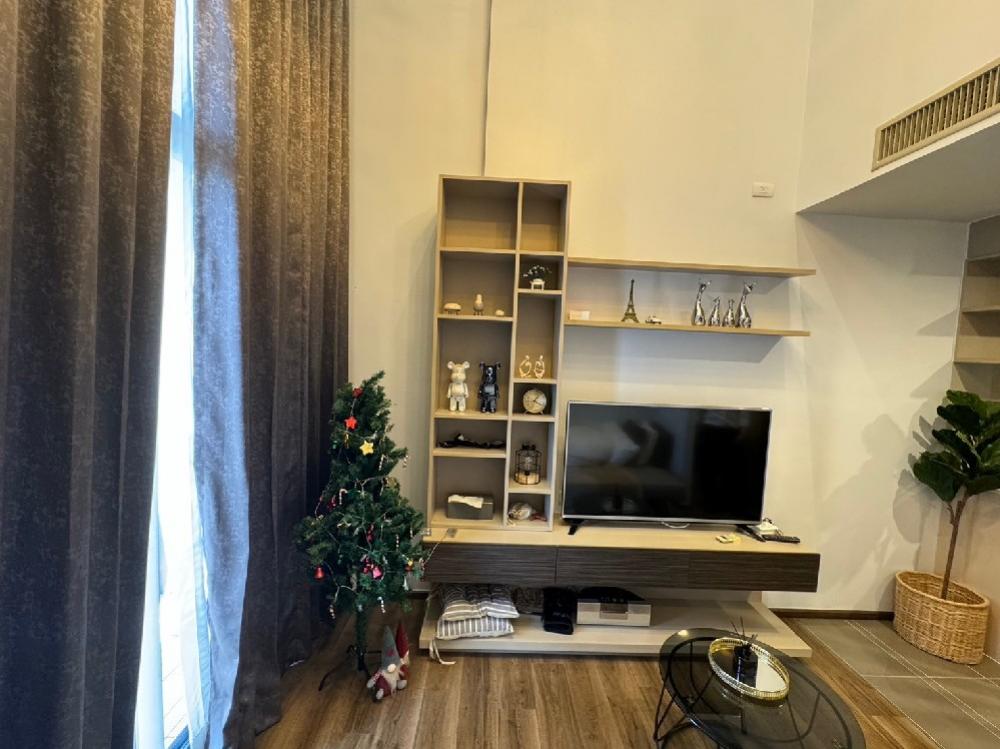 For SaleCondoSapankwai,Jatujak : Urgent sale! Onyx Phaholyothin condo, good location, near BTS Saphan Khwai, newly renovated, dont miss it. If interested, contact 0876358339 K. Nang.