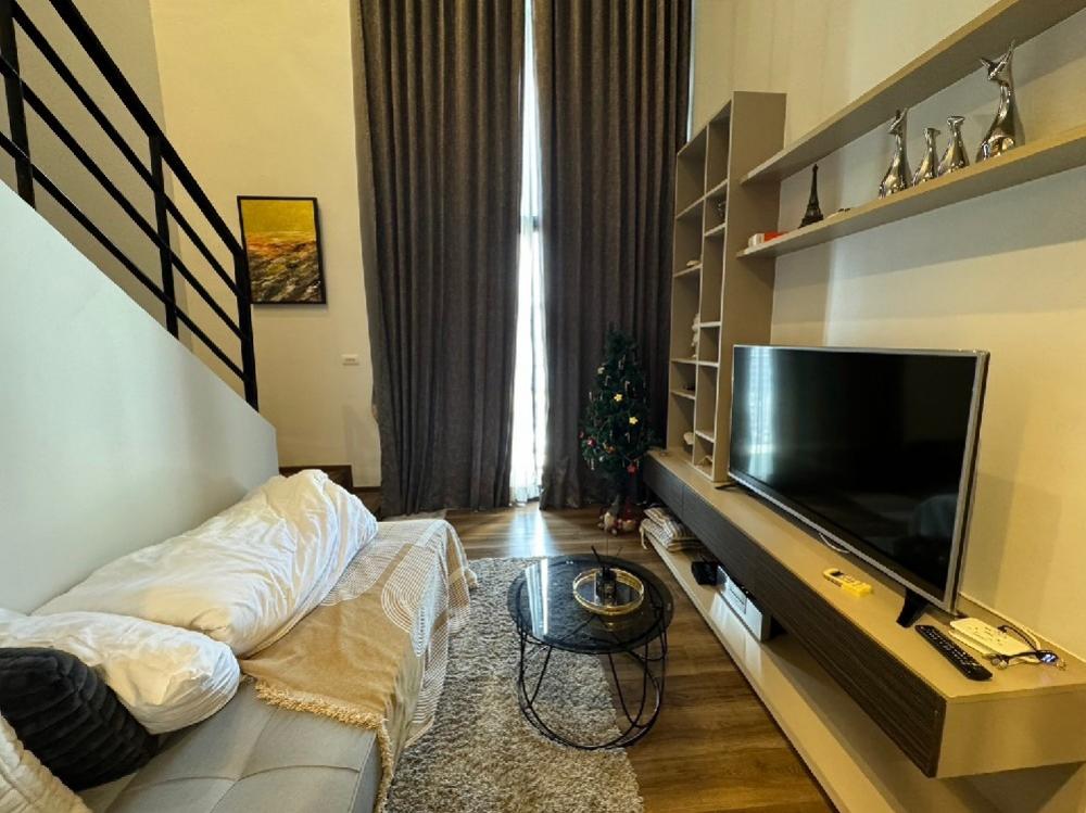 For SaleCondoSapankwai,Jatujak : Urgent sale! Onyx Phaholyothin condo, good location, near BTS Saphan Khwai, newly renovated, dont miss it. If interested, contact 0876358339 K. Nang.