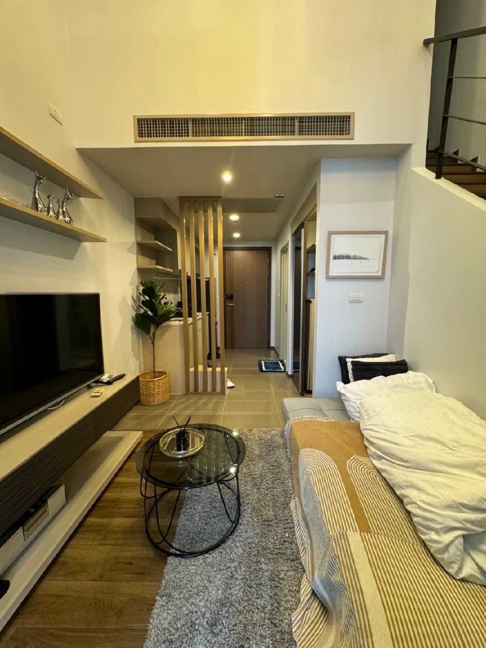 For SaleCondoSapankwai,Jatujak : Urgent sale! Onyx Phaholyothin condo, good location, near BTS Saphan Khwai, newly renovated, dont miss it. If interested, contact 0876358339 K. Nang.