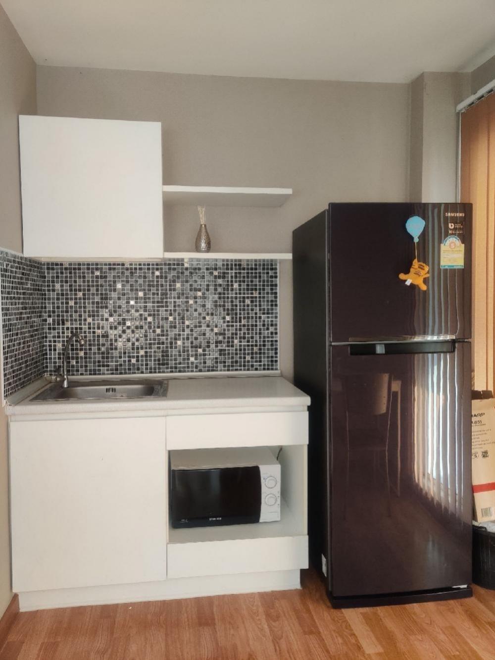 ให้เช่าคอนโดแจ้งวัฒนะ เมืองทอง : ให้เช่า คอนโด The Trust งามวงศ์วาน ขนาด 24.5 ตร.ม. ชั้น 27 ราคา 6,500 บาท/เดือน เฟอร์และเครื่องใช้ไฟฟ้าครบ  contact : 095-9571441 ID Line : nada_sara