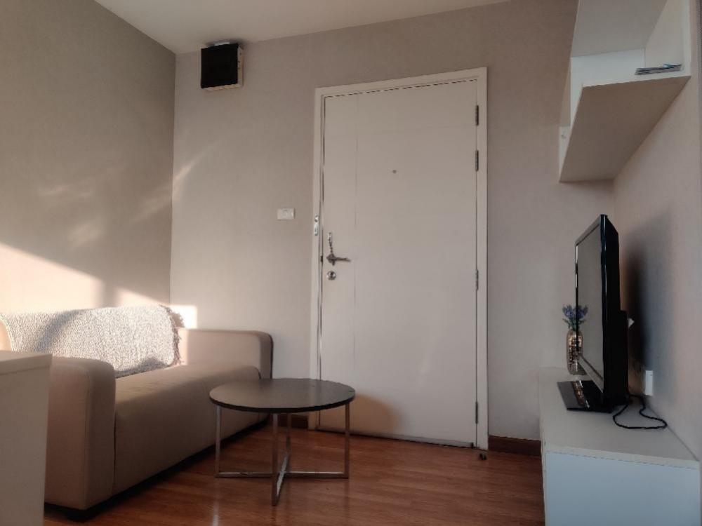 ให้เช่าคอนโดแจ้งวัฒนะ เมืองทอง : ให้เช่า คอนโด The Trust งามวงศ์วาน ขนาด 24.5 ตร.ม. ชั้น 27 ราคา 6,500 บาท/เดือน เฟอร์และเครื่องใช้ไฟฟ้าครบ  contact : 095-9571441 ID Line : nada_sara