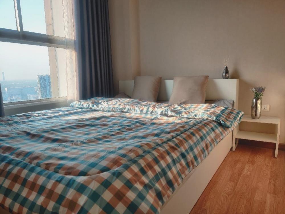 ให้เช่าคอนโดแจ้งวัฒนะ เมืองทอง : ให้เช่า คอนโด The Trust งามวงศ์วาน ขนาด 24.5 ตร.ม. ชั้น 27 ราคา 6,500 บาท/เดือน เฟอร์และเครื่องใช้ไฟฟ้าครบ  contact : 095-9571441 ID Line : nada_sara