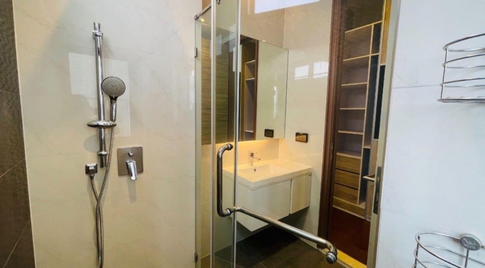 For SaleCondoOnnut, Udomsuk : S-MFS101  Mayfair Place Sukhumvit 50, 9th floor, Building B, east side, 71.3 sq m., 2 bedrooms, 2 bathrooms, 9million. 064-959-8900