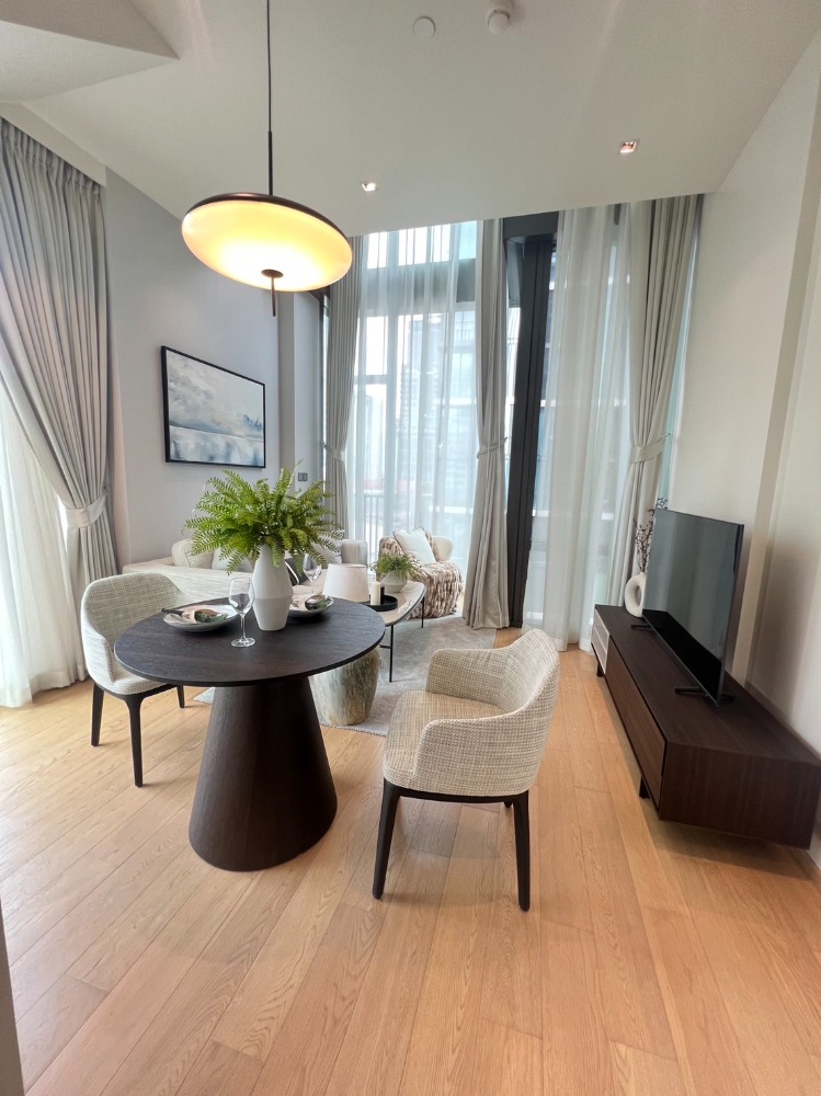 For RentCondoWitthayu, Chidlom, Langsuan, Ploenchit : Rare room for rent, 1 bedroom, Dupack, 50 sq m, fully furnished.